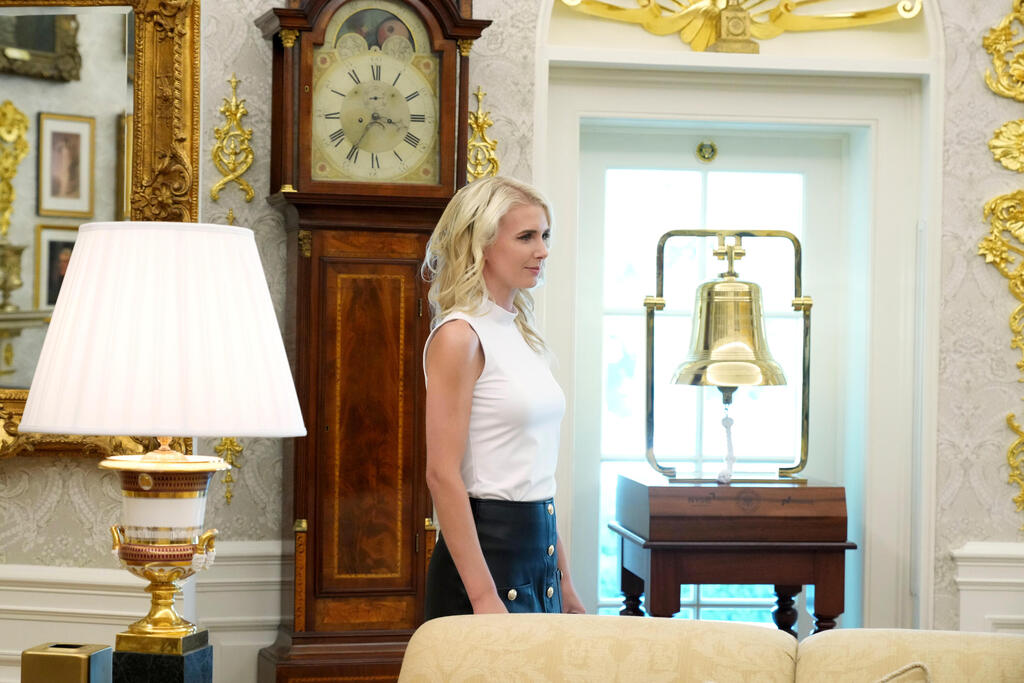 A constant presence in the Oval Office: Harp (Photo: AP Photo/Jacquelyn Martin) נטלי הארפ