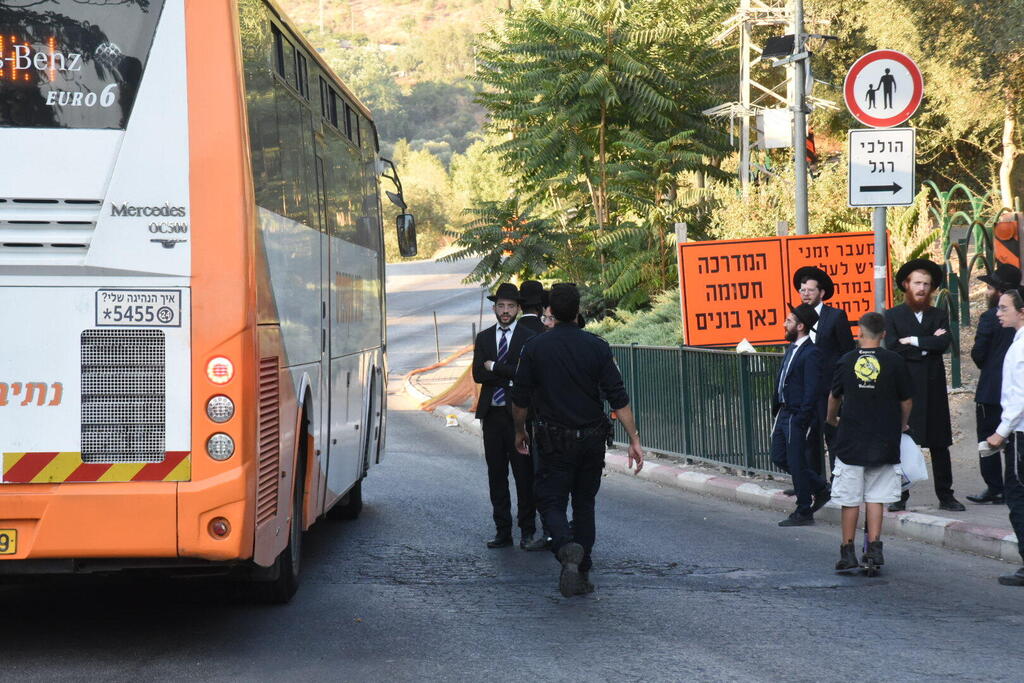 Photo: Avihu Shapira מאבק השבת בצפת נגד אוטובוס שנוסע בלב השכונות החרדיות