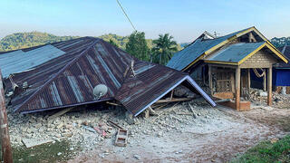 ההרס בעקבות רעידת האדמה באי פלורס שבאינדונזיה