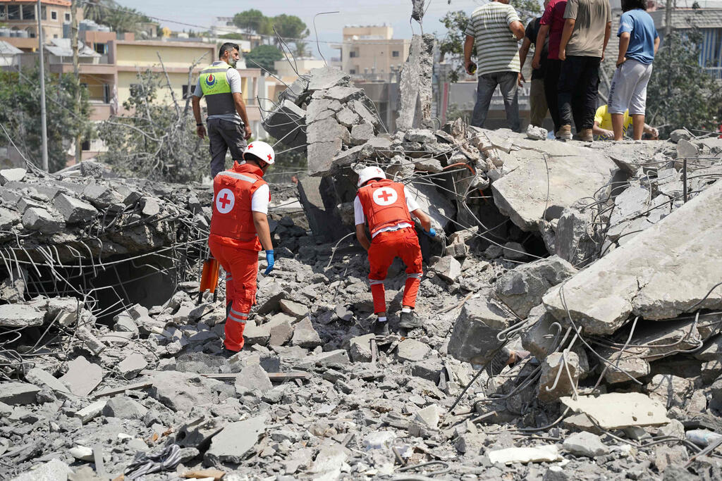 Aftermath of an Israeli strike in southern Lebanon (Photo: Abbas FAKIH / AFP) תקיפת צה"ל בדרום לבנון