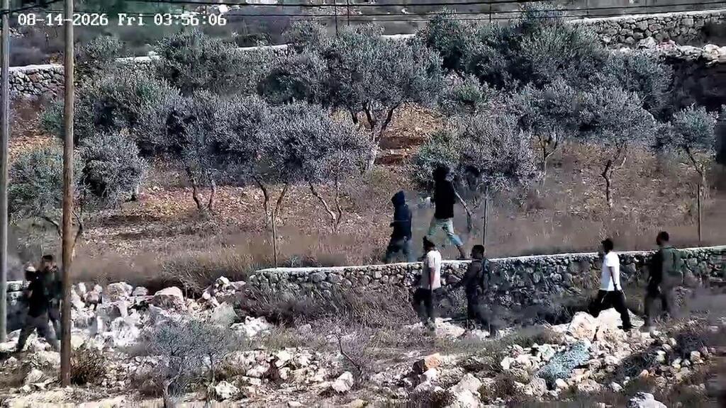 Settlers attacked a Qusra village team מתנחלים תקפו צוות מכפר קוסרה שתיקנו את קו המים