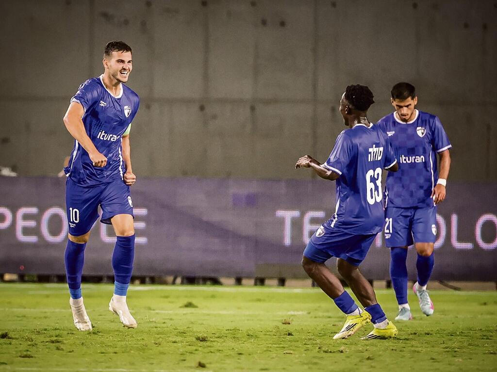 Kiryat Shmona players hope to return to their home field soon (Photo: Oz Moalem) עירוני קריית שמונה