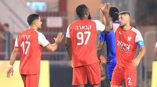 שחקני בני סכנין חוגגים