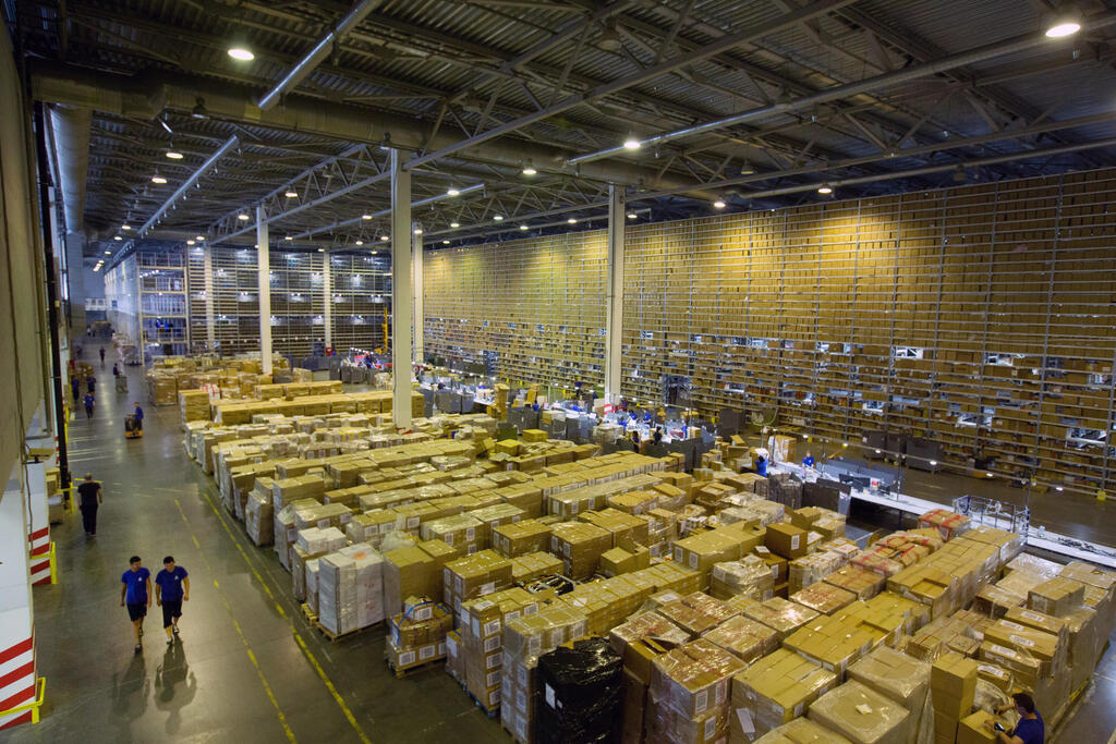 A Wildberries warehouse in Podolsk, in the Moscow region. At least 11 logistics complexes covering about 1.4 million square meters have been permanently closed (Photo: Andrey Rudakov/Bloomberg) A Wildberries warehouse in Podolsk, in the Moscow region. At least 11 logistics complexes covering about 1.4 million square meters have been permanently closed
