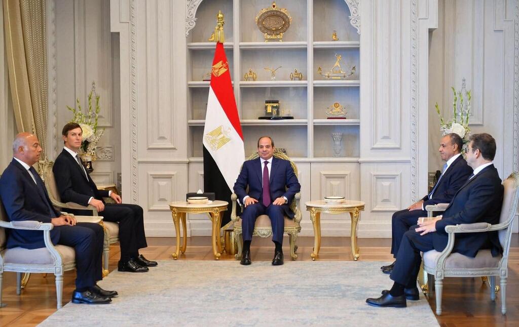 Egyptian Foreign Minister Badr Abdelatty, President Abdel Fattah el-Sisi and Jared Kushner קושנר יחד עם נשיא ושר החוץ המצרי