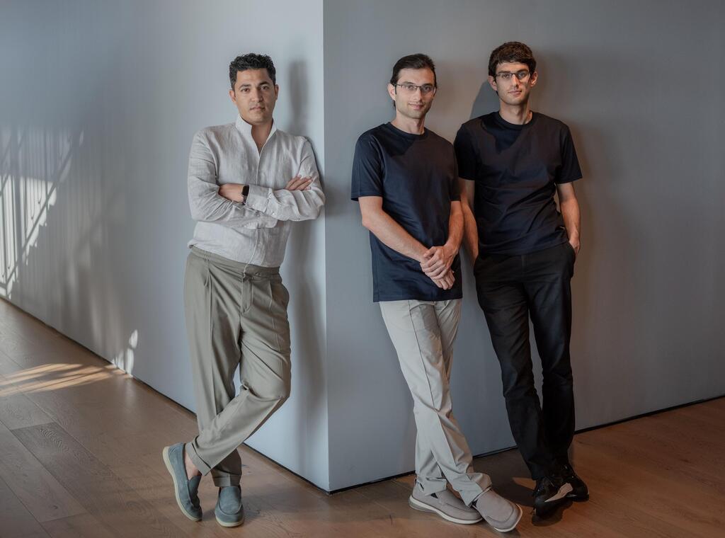 Decart founders, from right, Orian Leitersdorf, Dean Leitersdorf and Moshe Shalev( (Photo: Amit Elkayim) מייסדי דקארט, מימין לשמאל: אוריאן לייטרסדורף, דין לייטרסדורף ומשה שלו