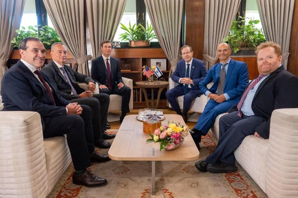 The Board of Peace delegation at the President's Residence in Jerusalem (Photo: Shalev Shalom) הרצוג יחד עם קושנר בבית הנשיא