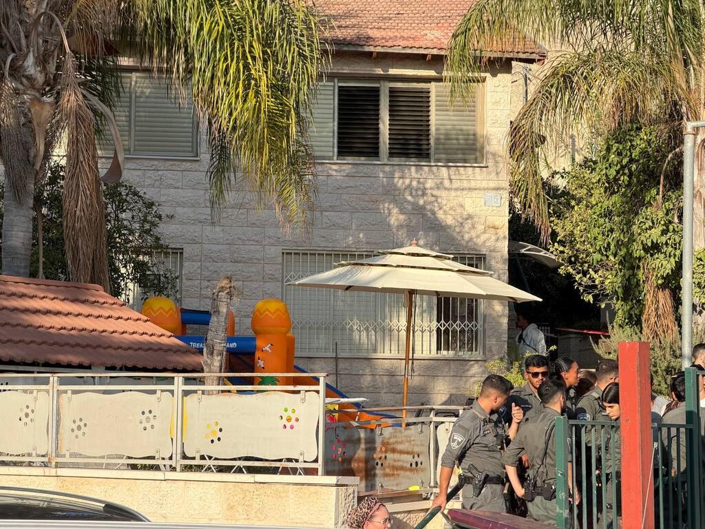 The scene of the stabbing (Photo: Liran Tamari) הזירה בבית שמש