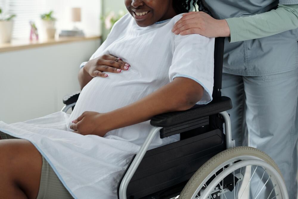 West refused to terminate the pregnancy and wanted to ensure the baby received life-saving medical treatment. Illustration (Photo: Shutterstock) היריון