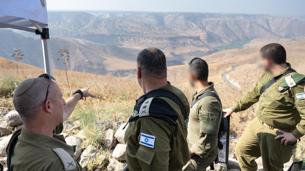 Chief of Staff Lt. Col. Eyal Zamir visits the 210th Division in Syrian territory (Photo: IDF Spokesperson's Unit) הרמטכ"ל רא"ל אייל זמיר בביקור באוגדה 210 בשטחי סוריה
