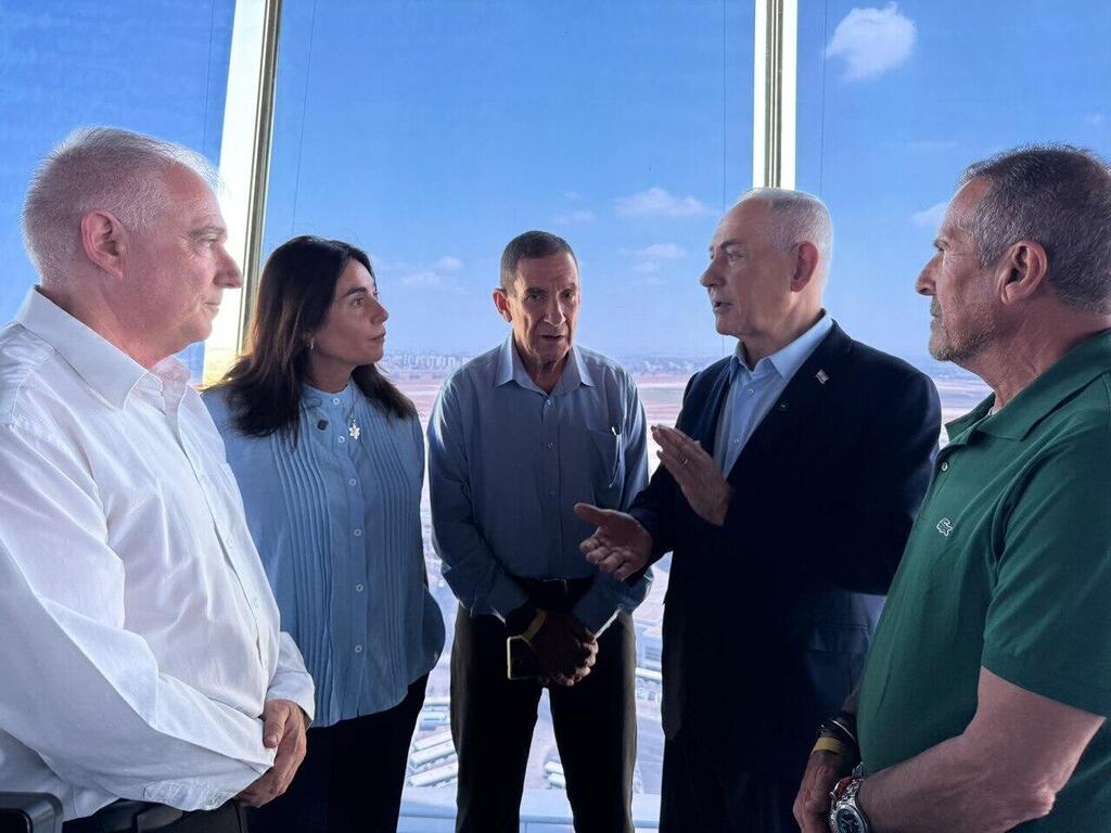Benjamin Netanyahu and Miri Regev visit at Ben Gurion Airport נתניהו ורגב בנתב"ג