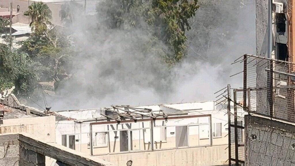 מטוסי קרב מכוונים לעבר רחוב עומר אל-מוחט'ר בעיר עזה