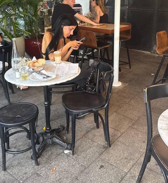 עם מי את מסתמסת שם? דני לוי בדינזגוף (צילום: פרטי) פפראצי דני לוי בדיזנגוף