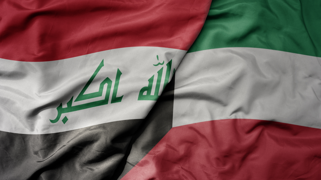 Flags of Kuwait and Iraq; a dispute spanning nearly 100 years (Photo: Shutterstock) דגלי עיראק ו כוויית