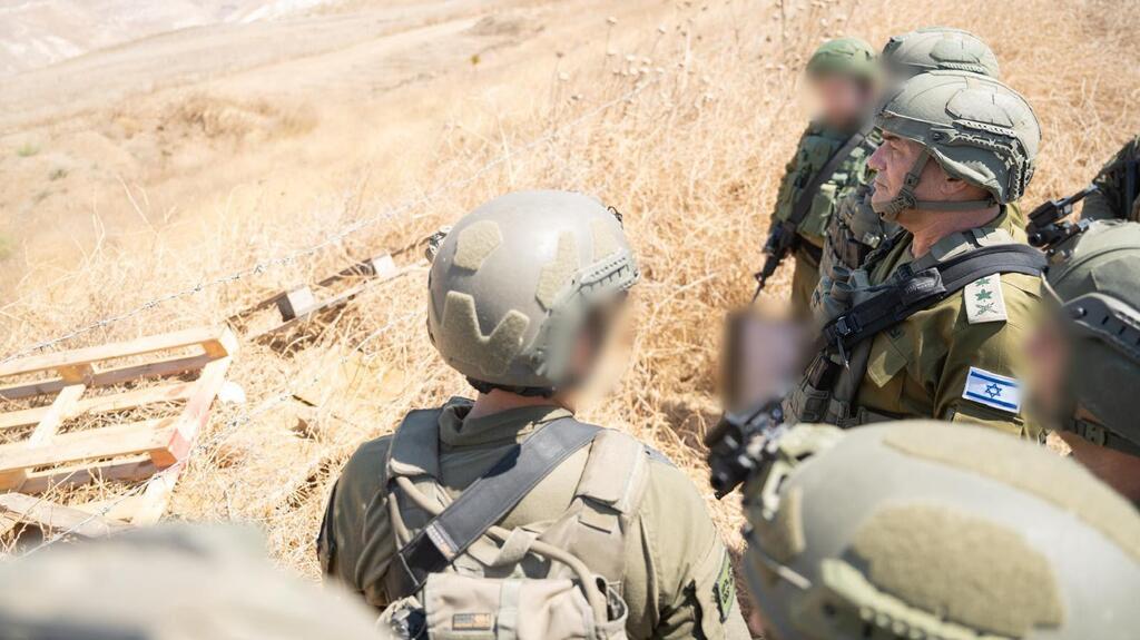 Photo: IDF Spokesperson's Unit הרמטכ"ל רא"ל אייל זמיר בביקור באוגדה 210 בשטחי סוריה