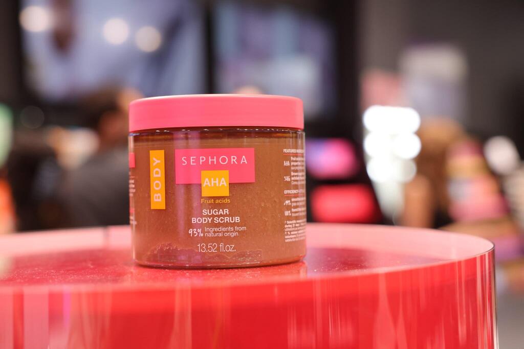 Продукция Sephora (Фото: Оз Муалем) פילינג סוגרי לגוף שנמכר בחנות בקניון איילון