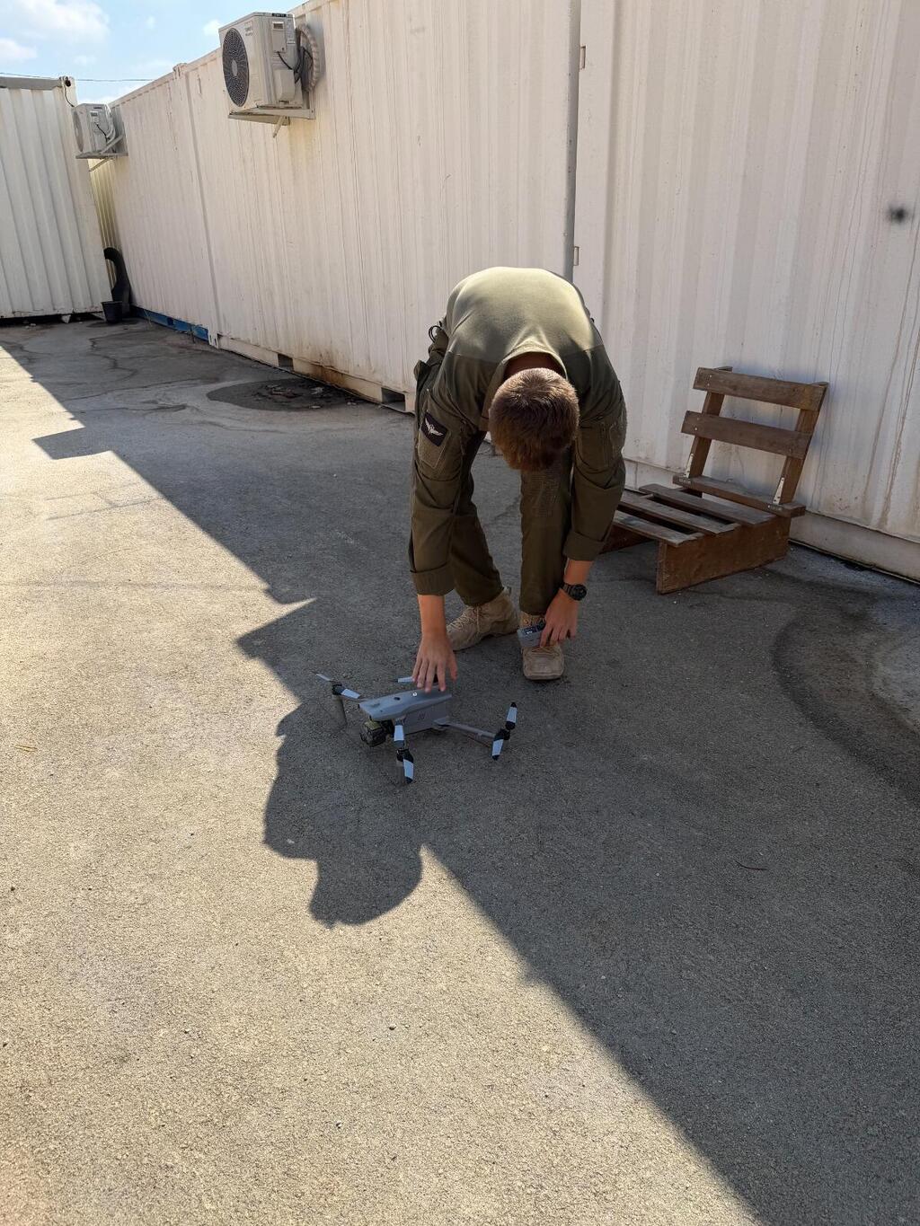 The drone team in action (Photo: Ron Ben-Yishai) הכתב רון בן ישי ברצועת עזה