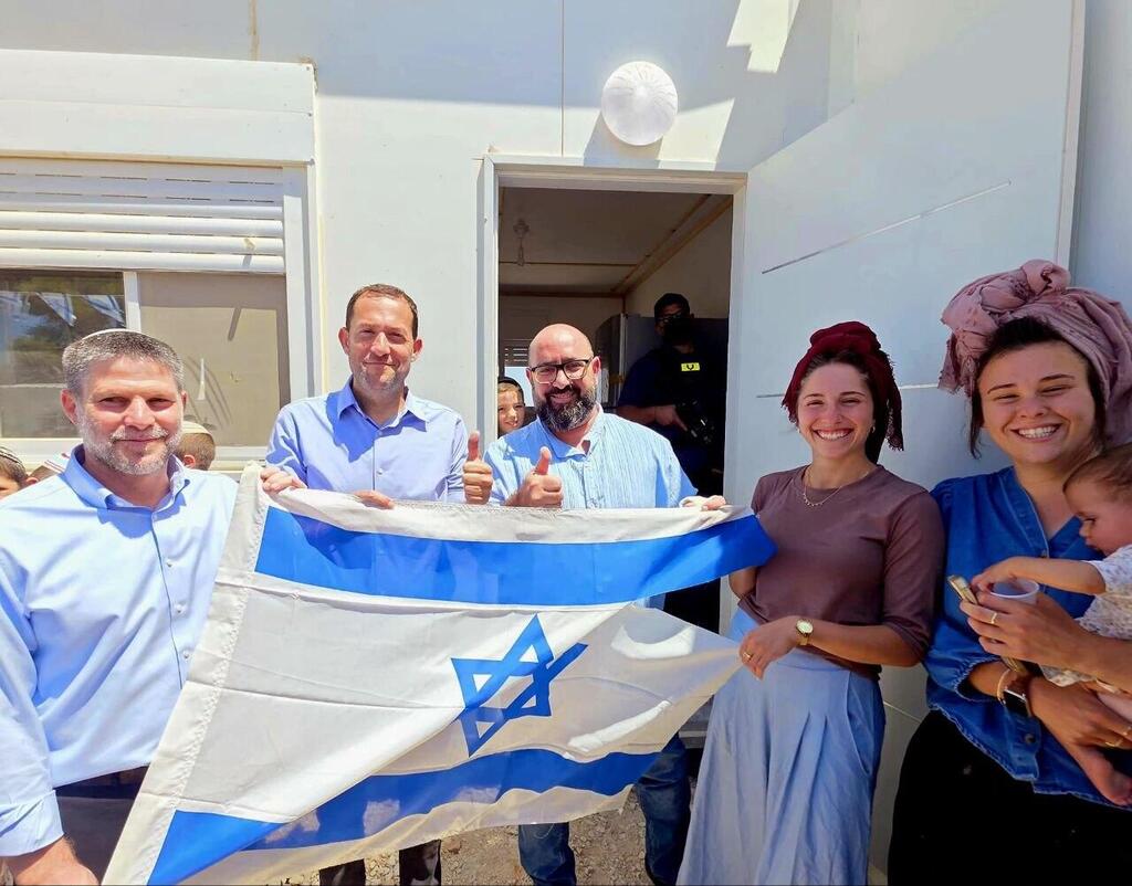 Bezalel Smotrich at the Kadim settlement in the northern West Bank (Photo: Samaria Regional Council) סמוטריץ' ביישוב כדים בצפון השומרון