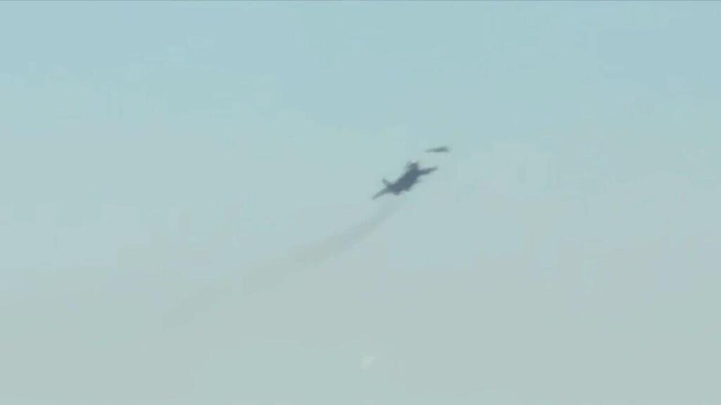 Ukrainian MiG-29 fighter jet intercepts Russian suicide drone תיעוד: מטוס קרב "מיג 29" אוקראיני מיירט כטב"ם מתאבד רוסי
