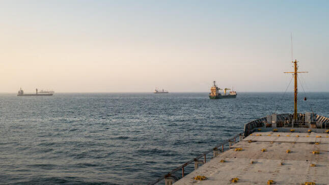 Tankers in the Strait of Hormuz (Photo: Elke Scholiers/Getty Images) Tankers in the Strait of Hormuz