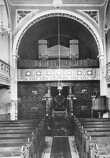 The synagogue in Heidelberg, built in 1878 and destroyed during Kristallnacht in 1938. Photo from 1913 (Photo: StadArchiv Heidelberg/Wikimedia Commons) בית כנסת בהיידלברג, שנבנה בשנת 1878, אך נהרס על ידי הנאצים בשנת 1938 במהלך ליל הבדולח. תמונה משנת 1913