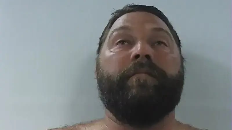 Nathan Hewett's mug shot (Photo: Kennebec County Sheriff's Office) ניית'ן יואיט לאחר מעצרו
