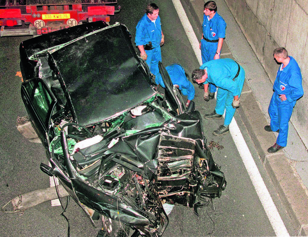 הרכב שבו נהרגה הנסיכה דיאנה (צילום: Jerome Delay/AP) הרכב שבו נהרגה הנסיכה דיאנה