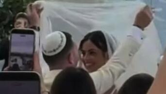 עומר אדם וסשה ישראלוביץ' חופה