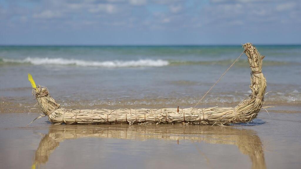 The reed boat built by University of Haifa researchers (Photo: Sergei Lebedansky, University of Haifa) סירת הקנים שנבנתה על ידי חוקרי אוניברסיטת חיפה