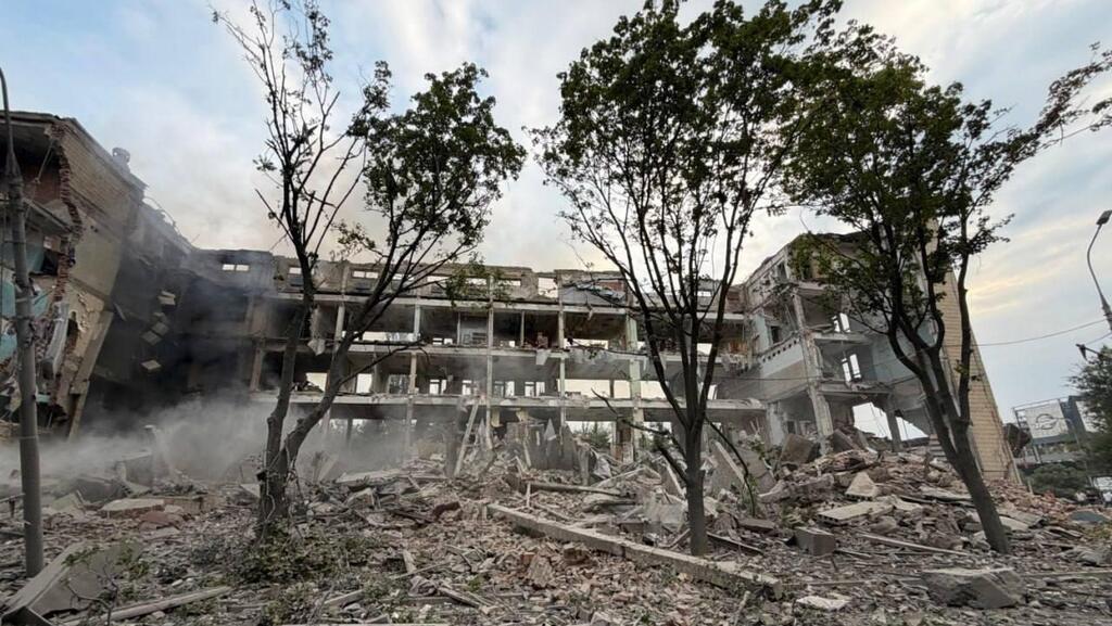 Destruction in Russian-occupied Donetsk הרס רב בדונייצק שתחת שליטה רוסית אחרי תקיפה אוקראינית