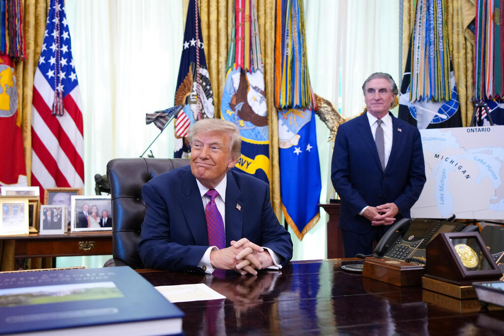 Not worried? Trump (Photo: Andrew Harnik/Getty Images) טראמפ בפגישה בחדר הסגלגל