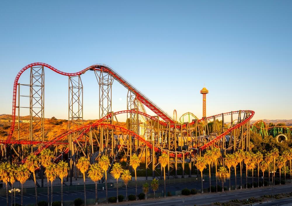 The regulator relied on data provided by the ride operator (Photo: Robert V Schwemmer / Shutterstock) רכבת הרים X2 בפארק השעשועים Six Flags Magic Mountain בקליפורניה