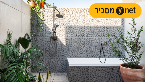 כל האלמנטים במקלחת חוץ נרכשו בדיזיין פלוס בבאר שבע, עיצוב פנים: BONA סטודיו 