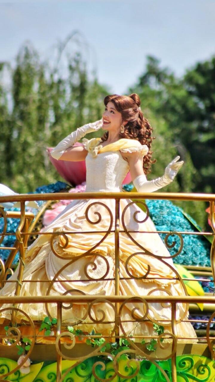 Noa Ben as Belle (Photo: Courtesy of Noa Ben) נועה בן בדיסנילנד פריז