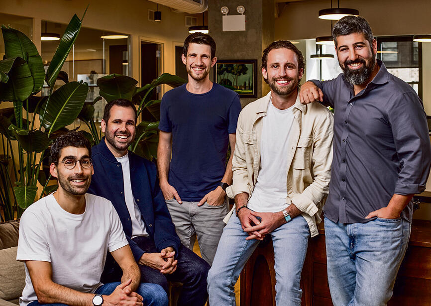 Brickman and Zimerman with Cyera founders Yotam Segev, Yonatan Itay and Tamar Bar-Ilan (Photo: Ohad Kab) בריקמן וצימרמן עם המייסדים של Cyera, יותם שגב, יונתן איתי ותמר בר־אילן. "יש לנו שורשים דומים ואותו רעב" | צילום: אוהד קב