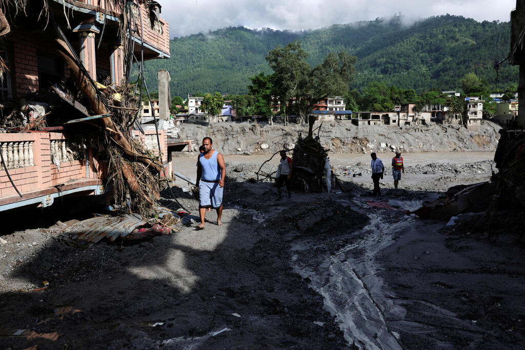 Flooding in Nepal (Photo: REUTERS/Navesh Chitrakar) הצפות בנפאל