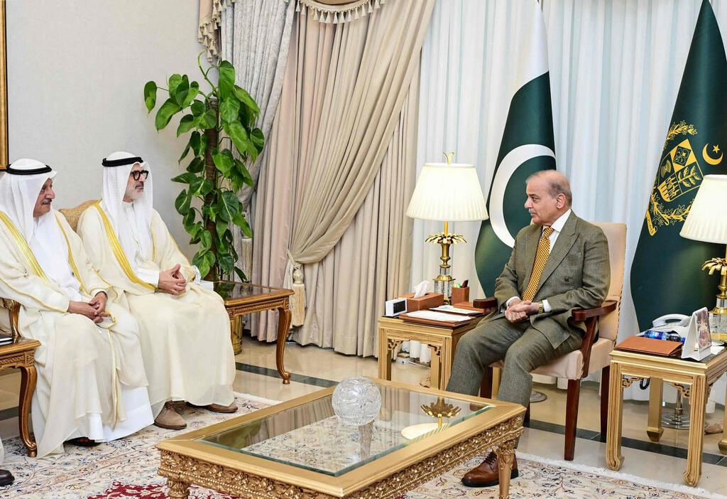 This handout photograph taken on July 29, 2026 and released by Pakistan's Prime Minister Office shows Pakistan's Prime Minister Shehbaz Sharif (R) speaking with Kuwait's Foreign Minister Sheikh Jarrah Jaber al-Ahmad al-Sabah (2L) during a meeting at the Prime Minister House in Islamabad (Photo: AFP PHOTO / Pakistan's Prime Minister Office) This handout photograph taken on July 29, 2026 and released by Pakistan's Prime Minister Office shows Pakistan's Prime Minister Shehbaz Sharif (R) speaking with Kuwait's Foreign Minister Sheikh Jarrah Jaber al-Ahmad al-Sabah (2L) during a meeting at the Prime Minister House in Islamabad