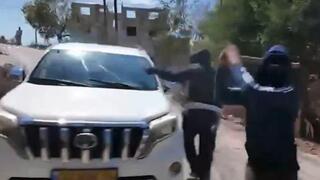 מתנחל תוקף צוות של אנשי חדשות NBC בשטחי יו"ש