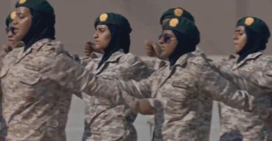 Female Emirati soldiers march in formation during a military ceremony in the United Arab Emirates איחוד האמירויות חיילות פינת יא אללה ליאור בן ארי