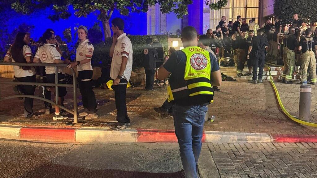 Пожар в Ришон ле-Ционе (Фото: МАДА) שריפה בחניון תת-קרקעי בבניין מגורים