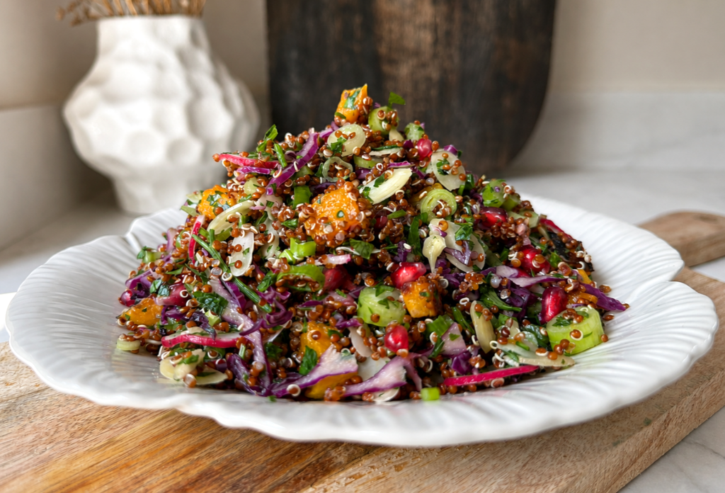 Festive red quinoa salad (Photo: Gil Avidor-Aloni) סלט קינואה אדומה חגיגי