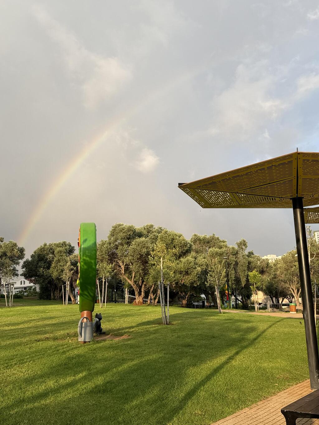 Photo: Nevo Shalom קשת בפתח תקווה לאחר הגשם