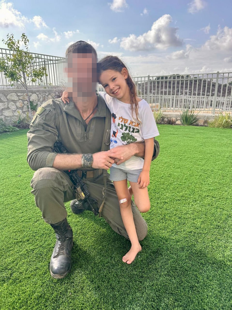 'My dad is in Golani': Battalion 12 commander and his daughter, Ella מג"ד גולני מלווה את הבת שלו לכיתה א'