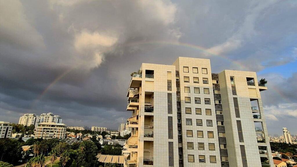Rainbow over Kiryat Ono in August (Photo: Pini Nantervich) קשת בענן באוגוסט בקריית אונו