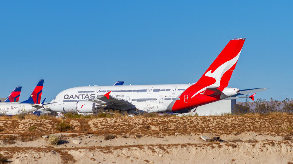 A Qantas aircraft in storage during the COVID-19 pandemic (Photo: Felipe Sanchez / Shutterstock) מטוס של קוואנטס באחסון במהלך מגפת הקורונה