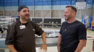 שלומי יפרח וירמיה זיכרמן במפעל המל"טים