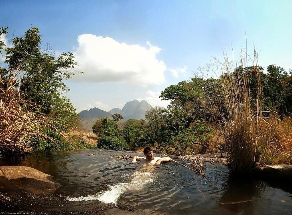 A stunning pool on the way down (Photo: Courtesy of Adam Jano) בריכה מופלאה בדרך למטה