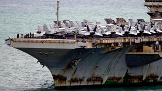 2 בספטמבר נושאת המטוסים USS אברהם לינקולן מגיעה לנמל לאם צ'באנג תאילנד אחרי משימה של 268 יום בלב ים כחלק מהמלחמה מול איראן