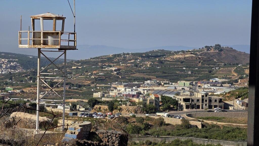 View from Shouting Hill. Former Syrian regime outpost above the village of Majdal Shams (Photo: Yair Kraus) מבט מגבעת הצעקות. מוצב המשטר הסורי לשעבר מעל הכפר מג'דל שאמס