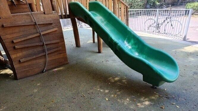 Rubber playground surface (Photo: Courtesy of Adam Teva v'Din) דשא סינתטי בגן משחקים